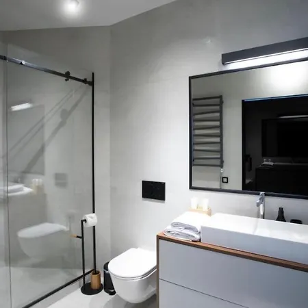Hanza Tower Silver 22 & Pool Apartment *